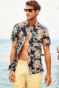 Πουκάμισο Παραλίας: Φλοράλ πουκάμισο με μαγιώ